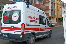 Yolda gördüğü arkadaşıyla önce sohbet etti, sonra kan akıttı