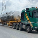 55-metre-uzunlugunda-yukle-kavsaktan-gecemedi-yolda-kaldi