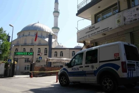 Av tüfeğini doğrulttuğu kişiye bağırarak dehşeti yaşattı, o anlar kameraya yansıdı