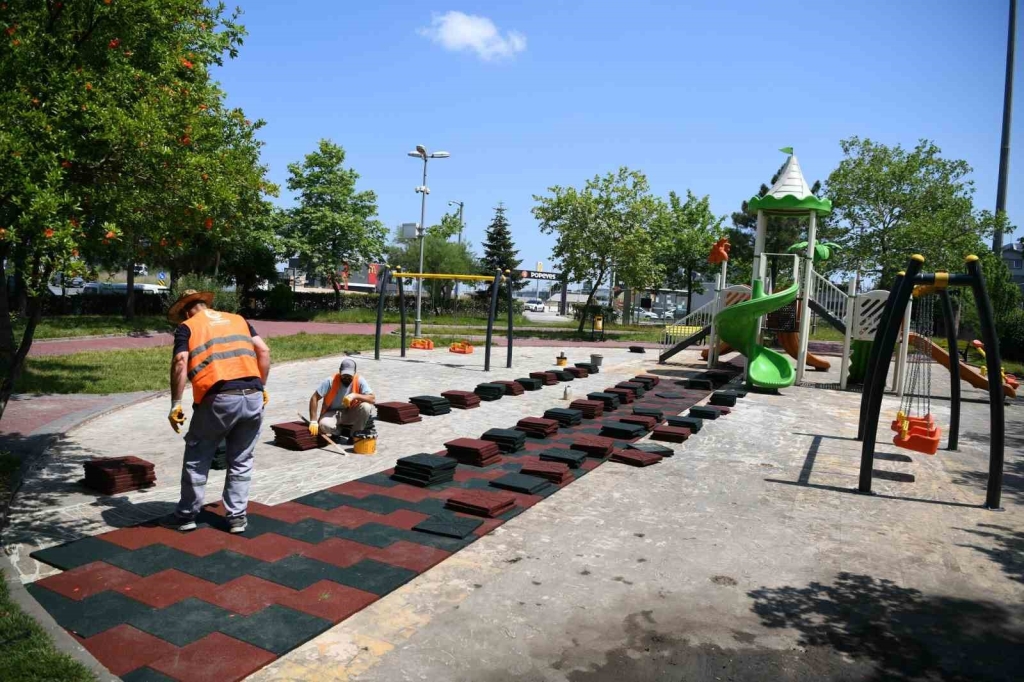 Çayırova ’da parklar yenileniyor
