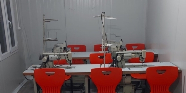 Depremzede kadınlar için dikiş atölyesi kuruldu
