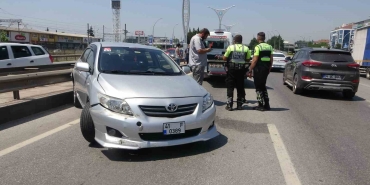 Kamyon, kör noktasına giren otomobile çarptı