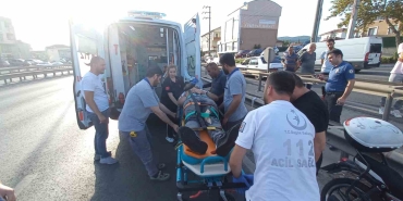 Kararsız kalan motosikleti tıra çarptı, facia teğet geçti