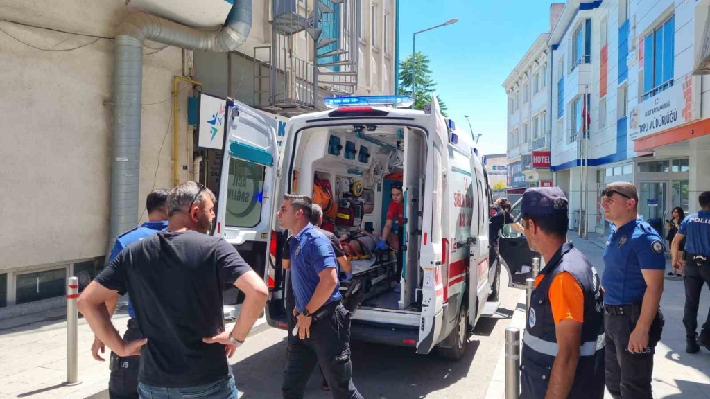 Kocaeli ’de 17 yaşındaki kız pencereden düştü