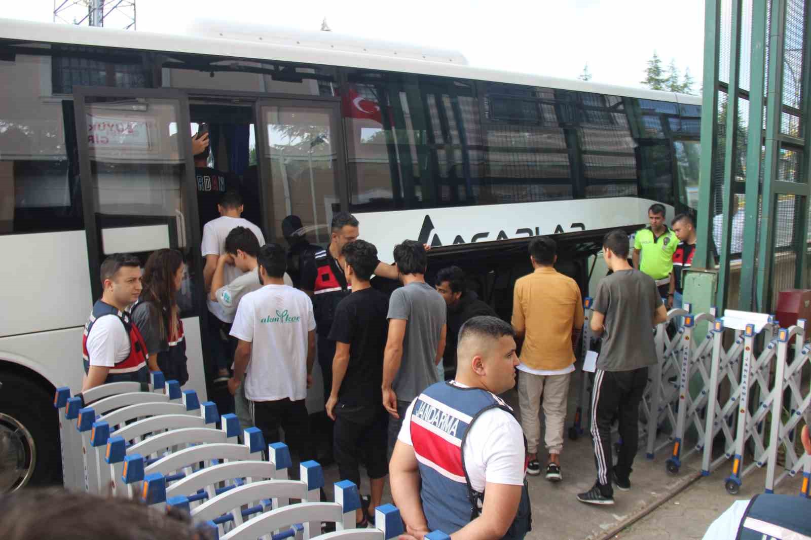 Kocaeli ’de 6 düzensiz göçmen yakalandı