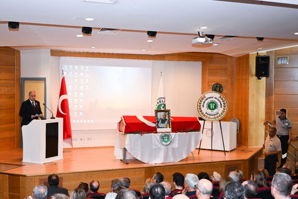 Kocaeli Üniversitesi ’nden kurucu rektörüne son görev