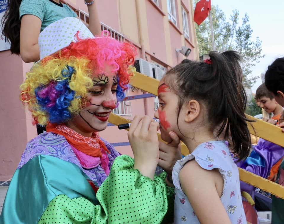 Körfez ’de çocuklar şenlikte eğleniyor