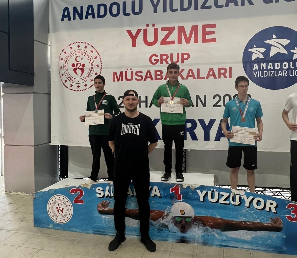 Körfezli gençler Sakarya ’dan madalyalarla döndü