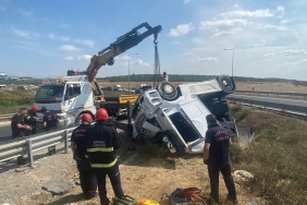 Kuzey Marmara Otoyolu ’nda tır devrildi: 1 ölü