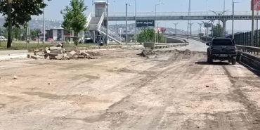 Ömer Türkçakal Bulvarı itfaiye önü trafiğe kapatıldı