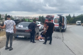 Seyir halindeki kamyon devrildi: Sürücü yaralandı
