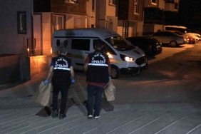 Sokakta terör estirdiler: Otomobilin camlarını kırdılar, 2 kişiyi bıçakla yaraladılar