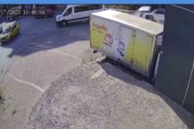 SUV tipi araç, çarpıştığı hafif ticari aracın üstünden atladı: 1 yaralı