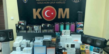 TEM ’de durduruldu: Elektronik mağaza gibi araç