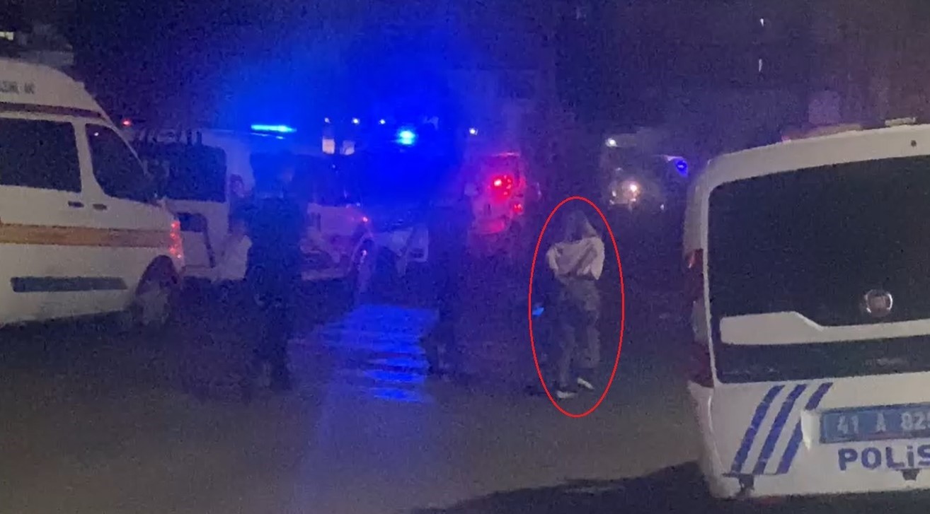 Kocaeli ’de 2 şüpheliden biri silahla polisi yaraladı, diğeri ise kaçmaya çalıştı: 2 gözaltı