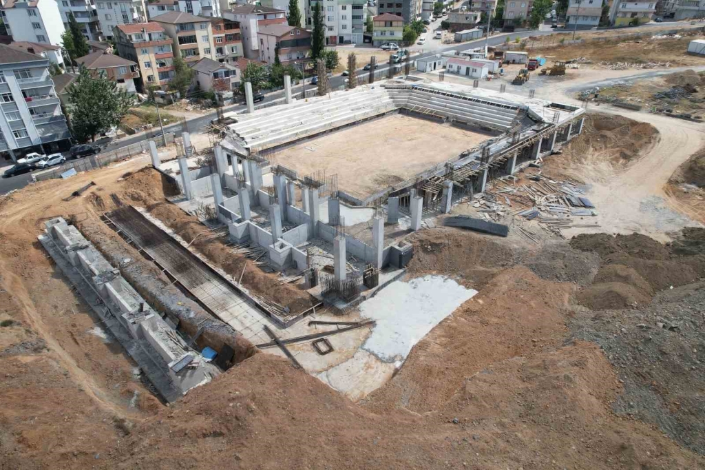 Çayırova ’ya yeni spor salonu