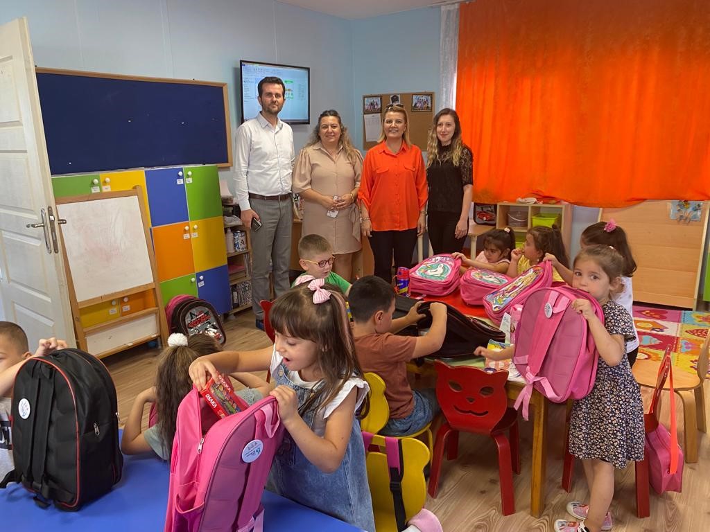 İzmit Belediyesi ’nden öğrencilere kırtasiye desteği