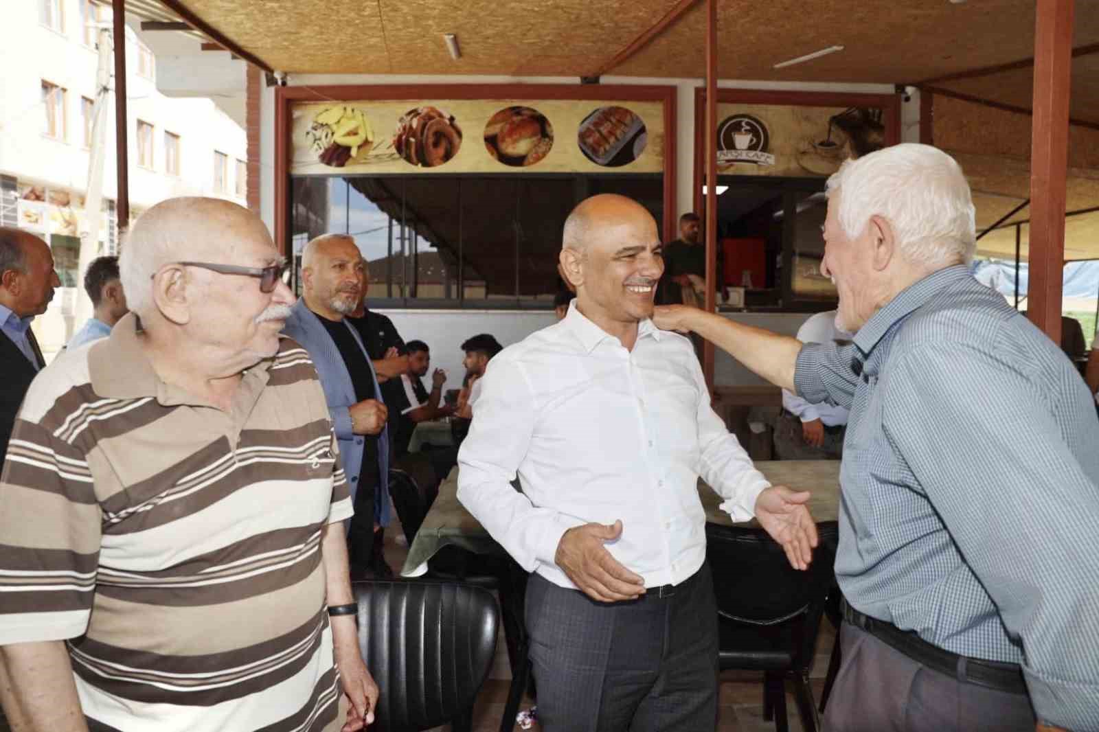 Körfez ’i sokak sokak gezdiler