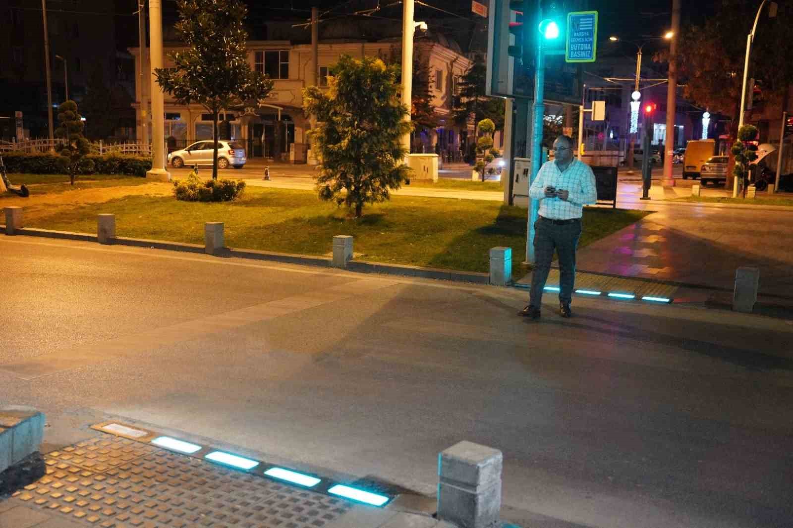 Yaya güvenliğini sağlayan LED ’li sistem devrede