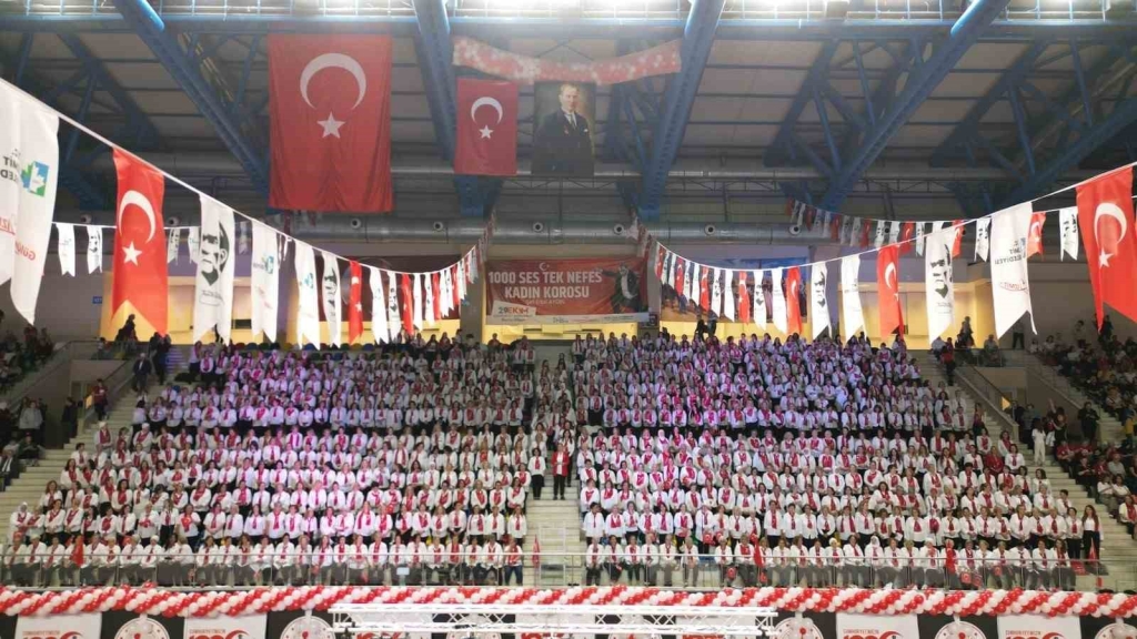 Atatürk ’ün sevdiği şarkılar bin kadın tarafından söylendi