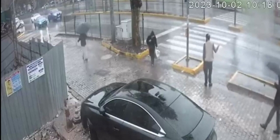 Vatandaşların yolun karşısına geçme mücadelesi kamerada