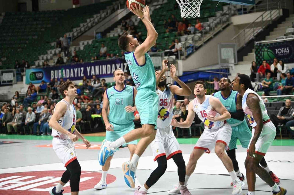 Çayırova Belediyesi, deplasmandan galibiyetle döndü