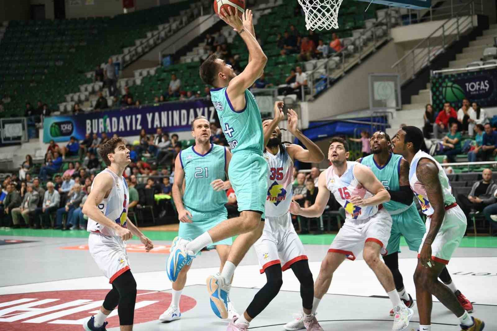 Çayırova Belediyesi, deplasmandan galibiyetle döndü