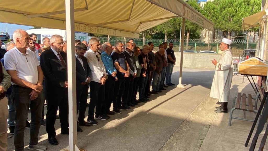 City ’s Nişantaşı AVM ’den düşen genç son yolculuğuna uğurlandı