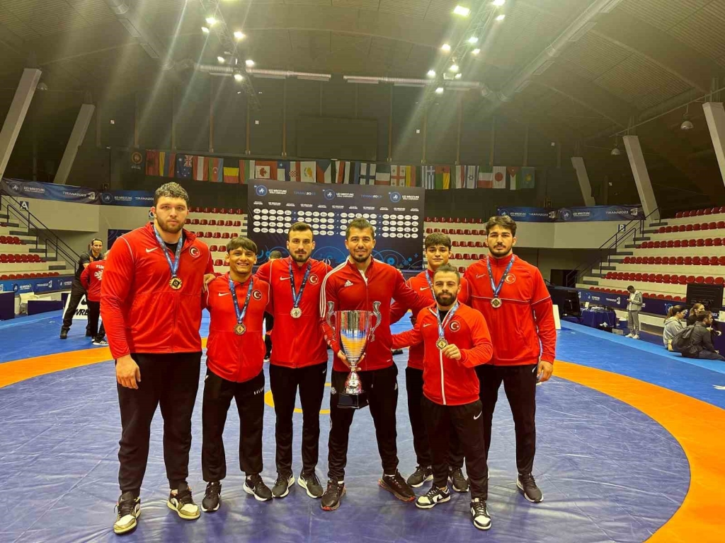 Cumhuriyet Bayramı ’nda dünya şampiyonluğu hediye ettiler