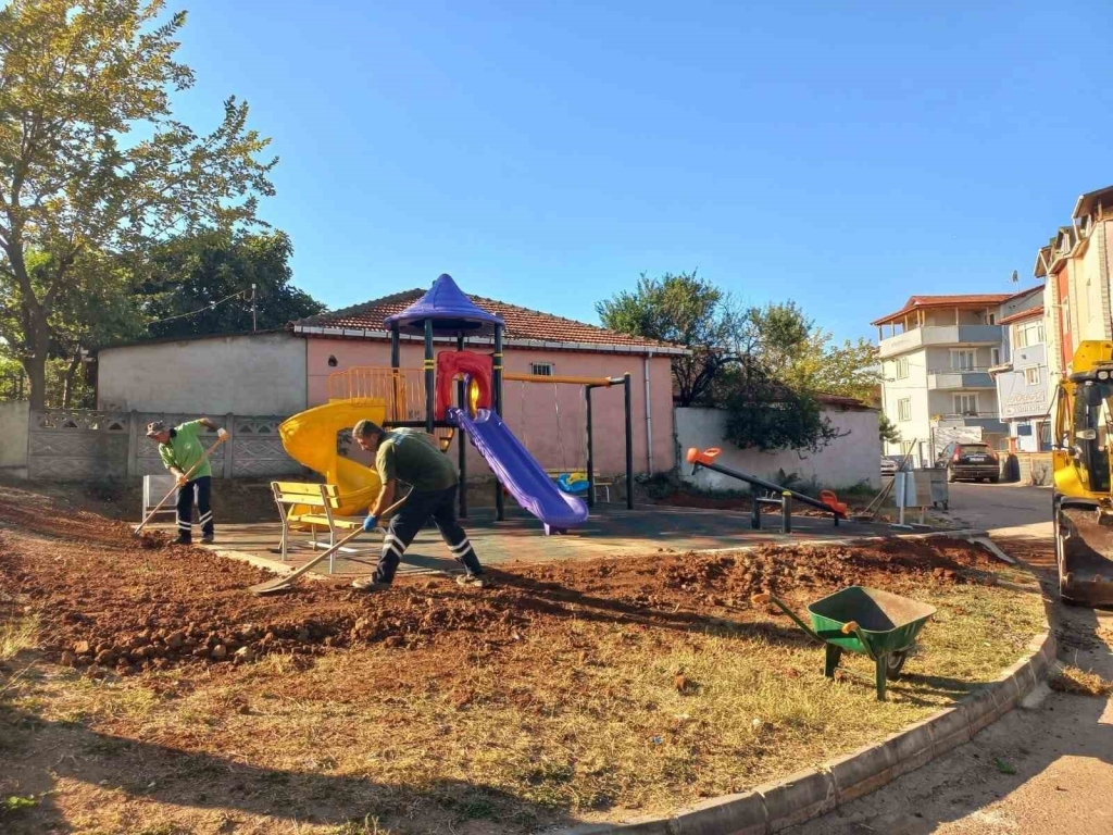 Derince ’de cadde ve sokaklar temizleniyor