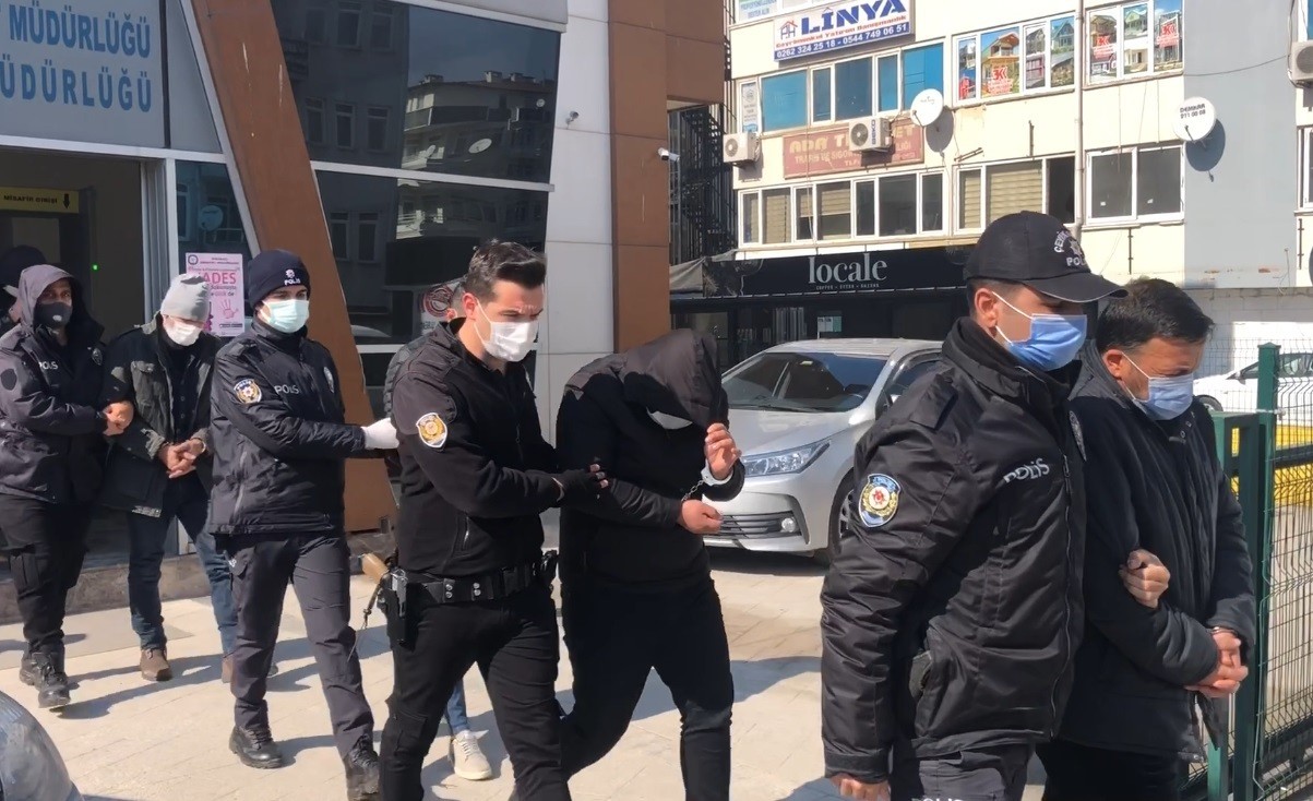 "Hayali konteyner" çetesi yargı önünde
