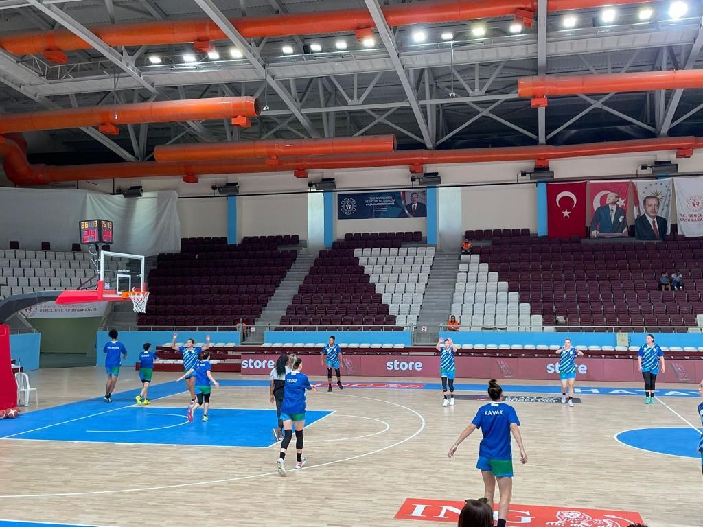 İzmit Belediyespor, Hatay Büyükşehir ’i mağlup etti