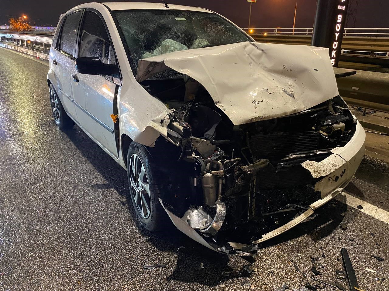 Kocaeli ’de 4 araç birbirine girdi: 1 yaralı