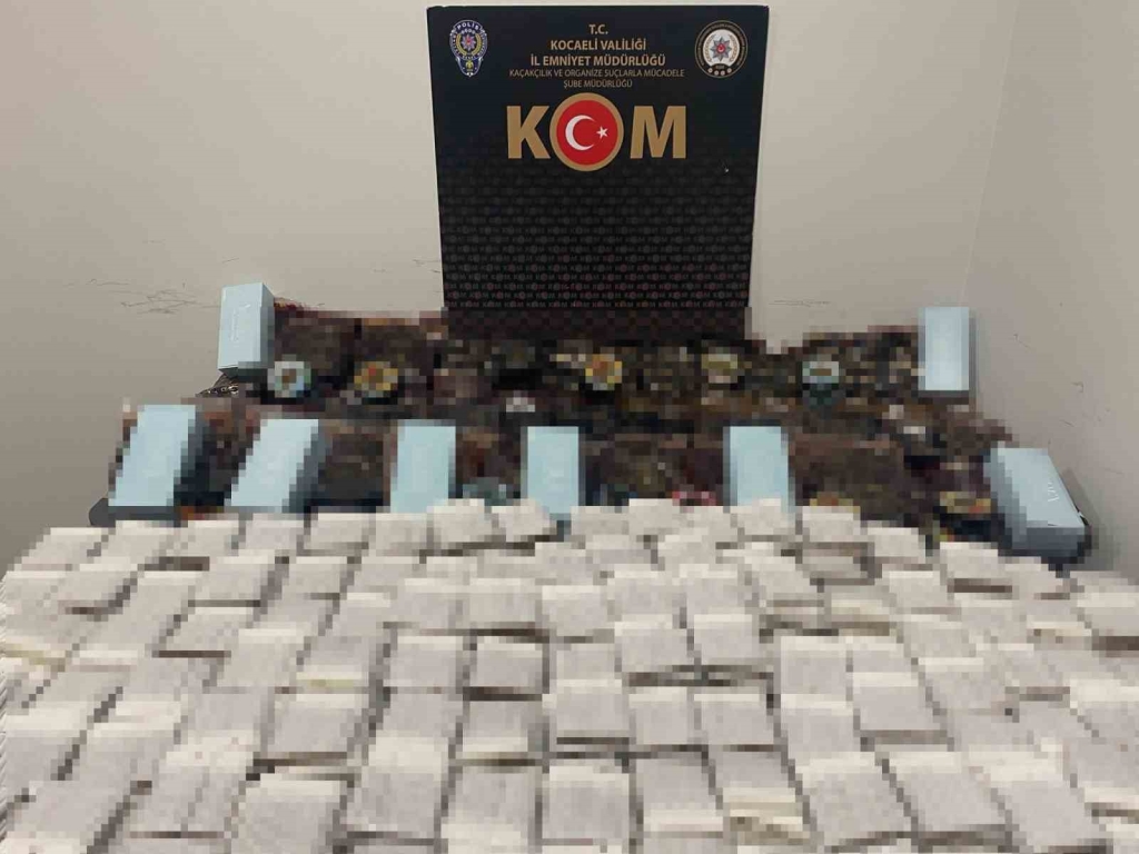 TEM ’de operasyon düzenlenen araçtan 245 kilo kaçak tütün çıktı