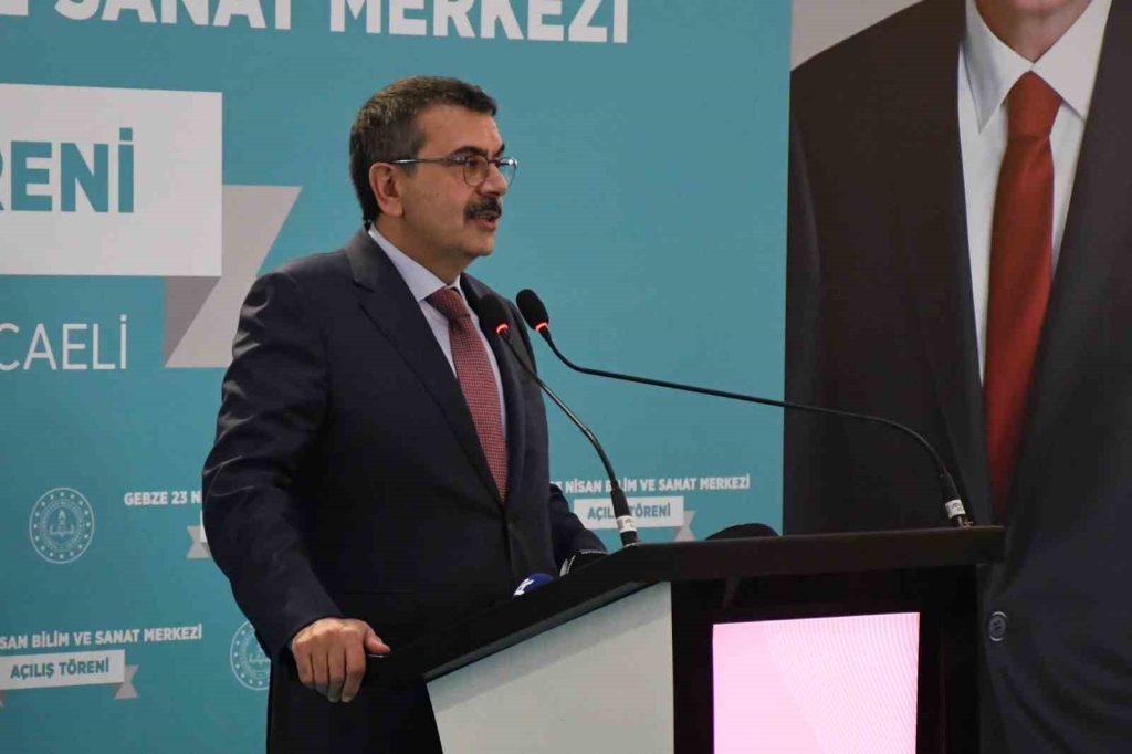 Türkiye ’nin geleceğine yön verecek merkezin açılış kurdelesini Bakan Tekin kesti