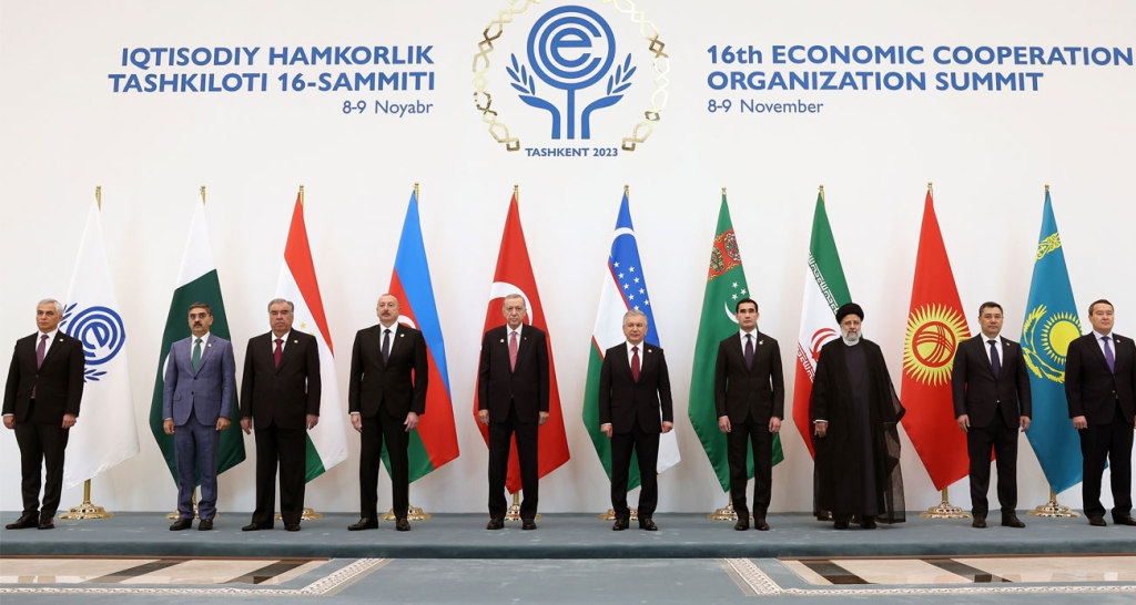 Cumhurbaşkanı Erdoğan, Ekonomik İşbirliği Teşkilatı aile fotoğrafı çekimine katıldı