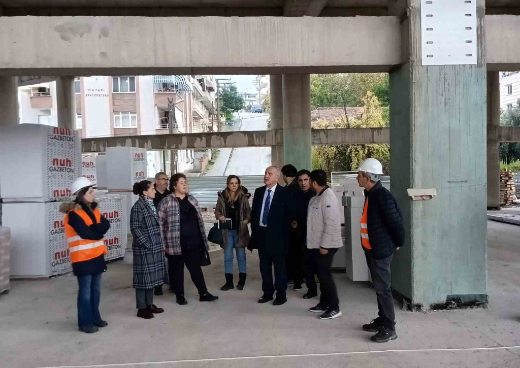 Derince ’nin yeni hizmet binasında çalışmalar sürüyor