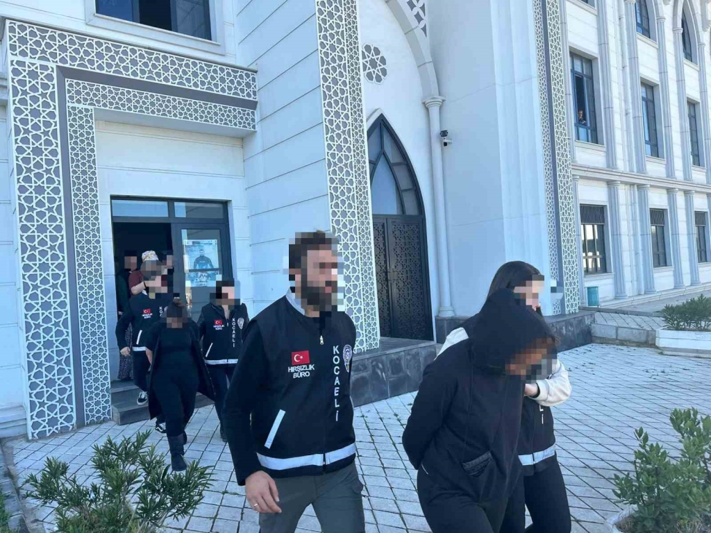 Evden 100 bin TL ’lik ziynet eşyası çalınmıştı; 3 şüpheli yakalandı