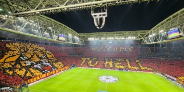 Galatasaray taraftarından  ’Welcome to hell ’ koreografisi