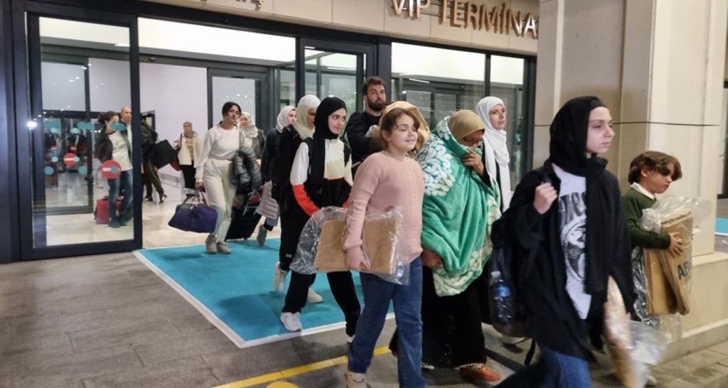 Gazze ’den tahliye edilen 87 kişi İstanbul ’a getirildi