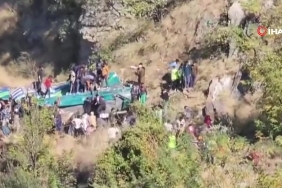 Hindistan ’da yolcu otobüsü şarampole yuvarlandı: 36 ölü, 19 yaralı