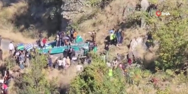 Hindistan ’da yolcu otobüsü şarampole yuvarlandı: 36 ölü, 19 yaralı