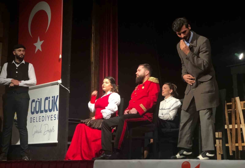 Kervansaray ’da tiyatro keyfi