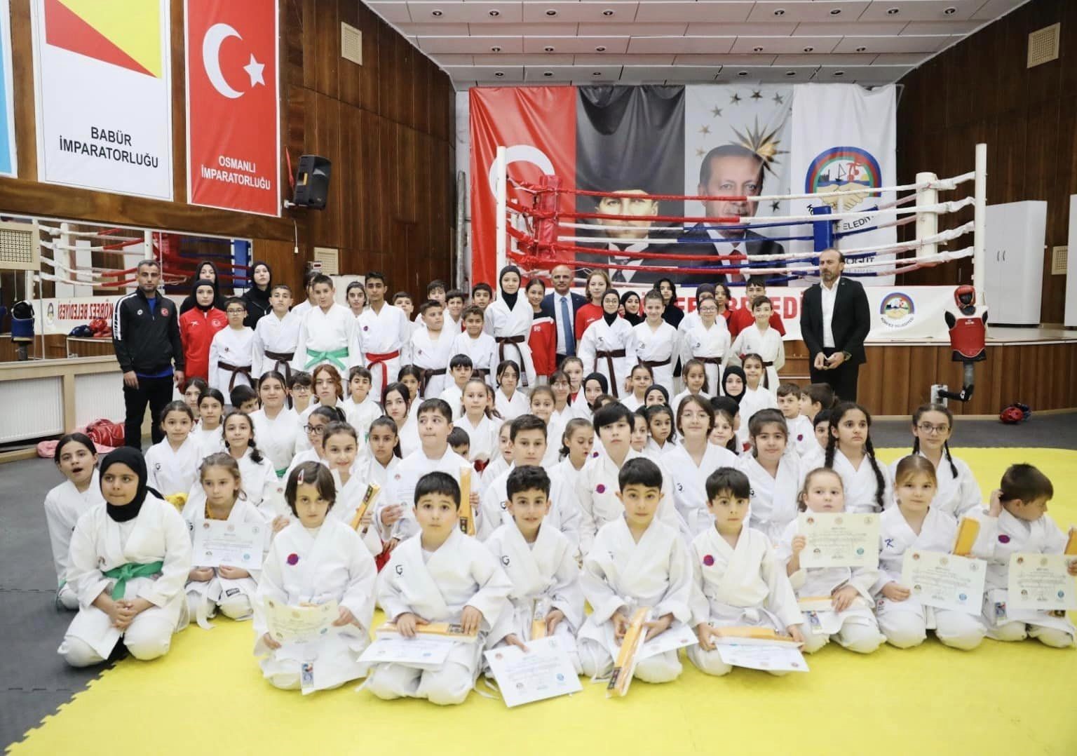 Körfez ’de 200 çocuk yeni kuşaklarına kavuştu