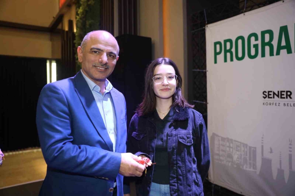 Körfez ’de başarılı öğrenciler ödüllendirildi