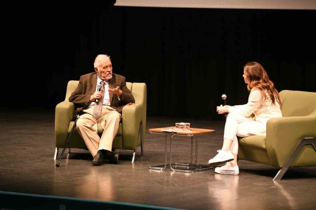 Prof. Dr. İlber Ortaylı gençlere Atatürk ’ü anlattı