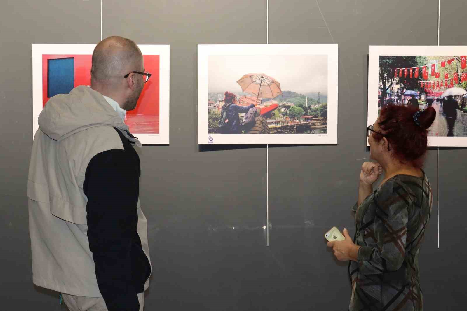 "Yağmurun Renkleri" fotoğraf sergisi sanatseverlerle buluştu