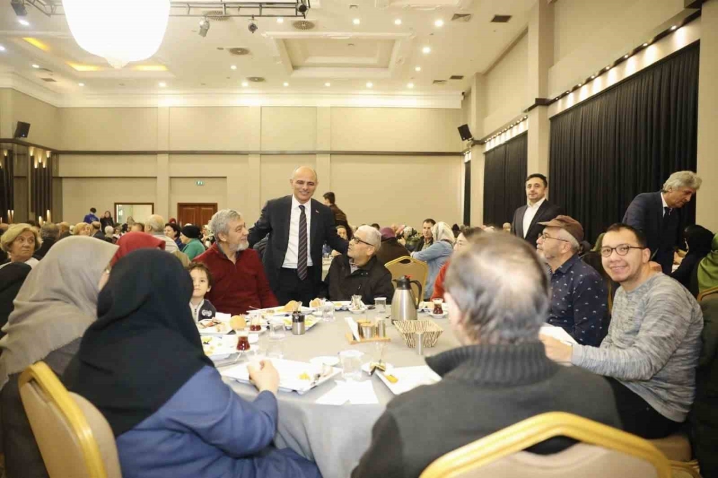 Başkan Söğüt, Körfez ’in çınarları ile buluştu