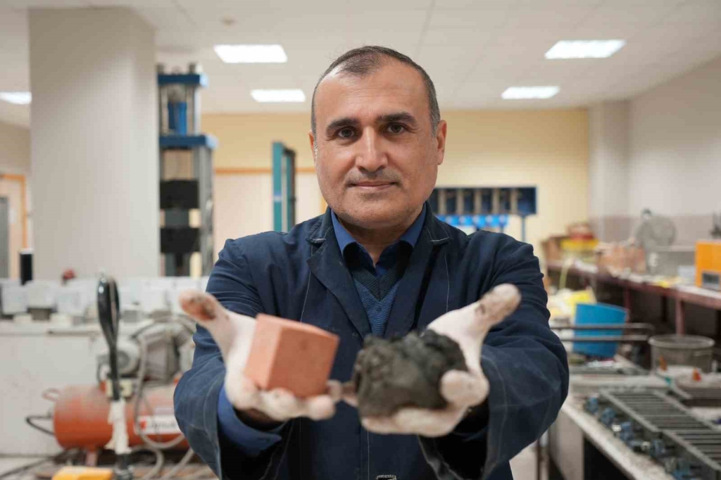 İzmit Körfezi ’nin çamuru tuğla ve briket oldu