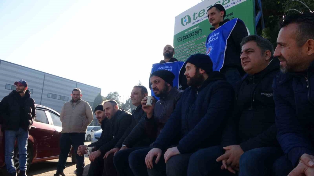  ’Kışlık kıyafet isteyen işçilerin yemekleri kesildi, servisleri iptal edildi ’ iddiası